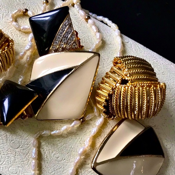 Vintage Costume Jewelry Collection - Picture 16 of 16